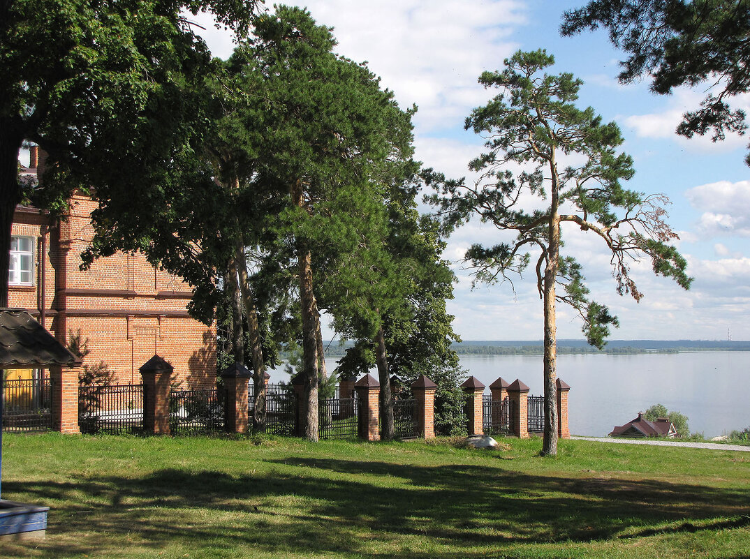 Около Основной образовательной школы - Александр Ильчевский Около Основной образовательной школы - Александр Ильчевский