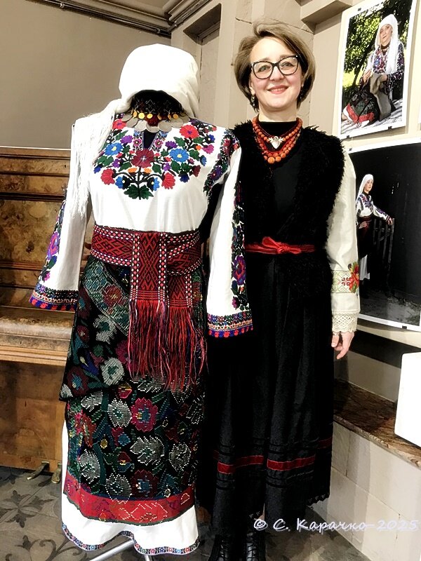 Олена майстриня вишивки - Степан Карачко