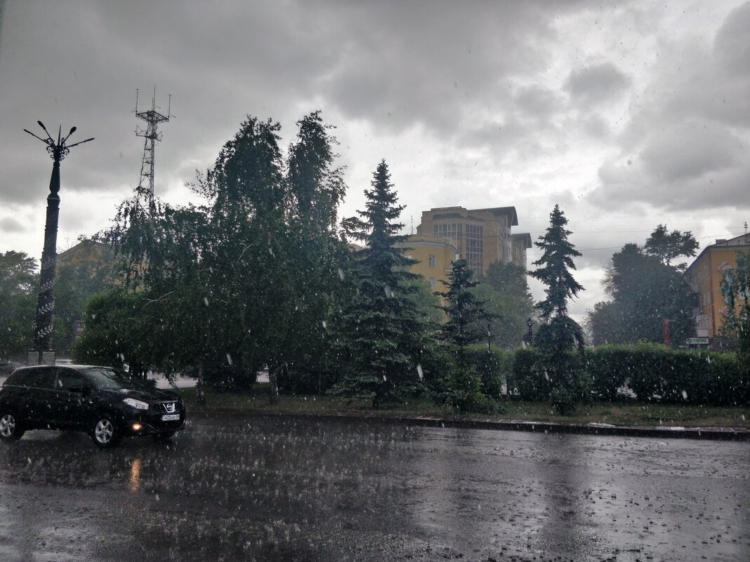 Дождь в Караганде - Андрей Хлопонин