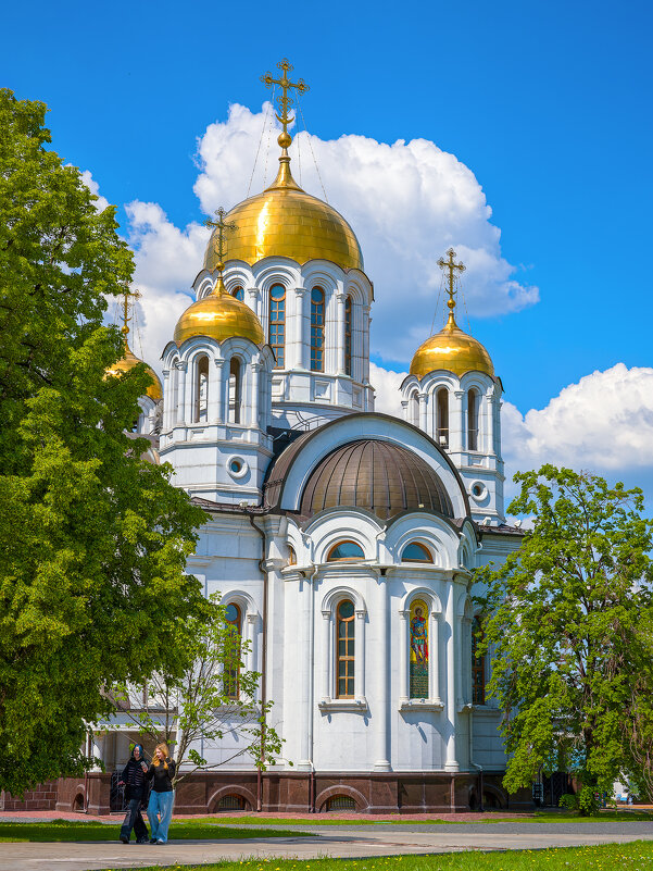 ХРАМ. ПОЛДЕНЬ. - Сергей ХРАМ. ПОЛДЕНЬ. - Сергей