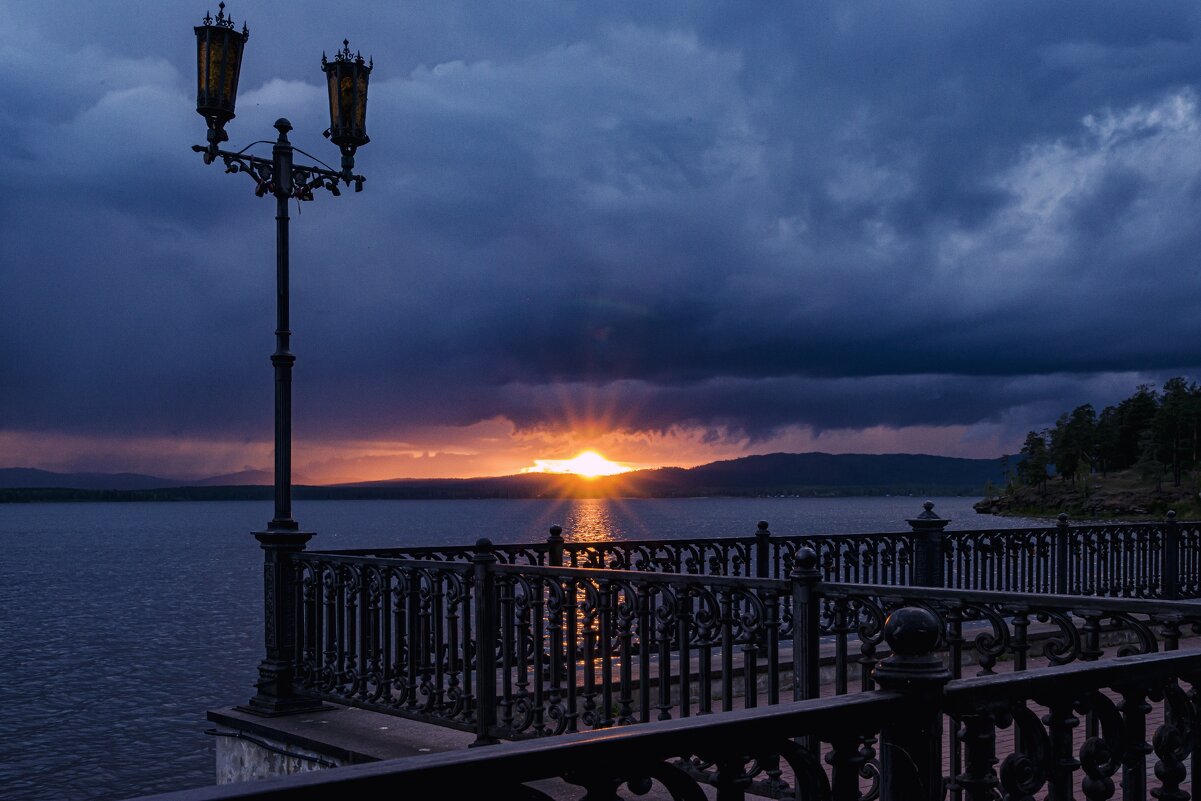 .... - Dmitry Ozersky .... - Dmitry Ozersky