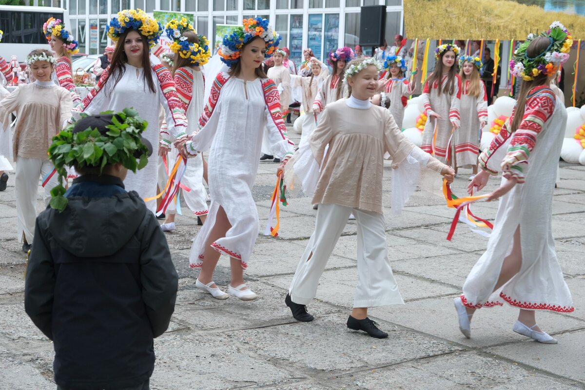 Юные артисты на поле - Евгений 
