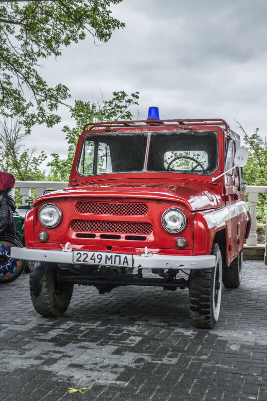 На ногах ускоренных продолжаю колбаситься я - прячь таблетки, шухер милиция! - Коля Лукашов На ногах ускоренных продолжаю колбаситься я - прячь таблетки, шухер милиция! - Коля Лукашов