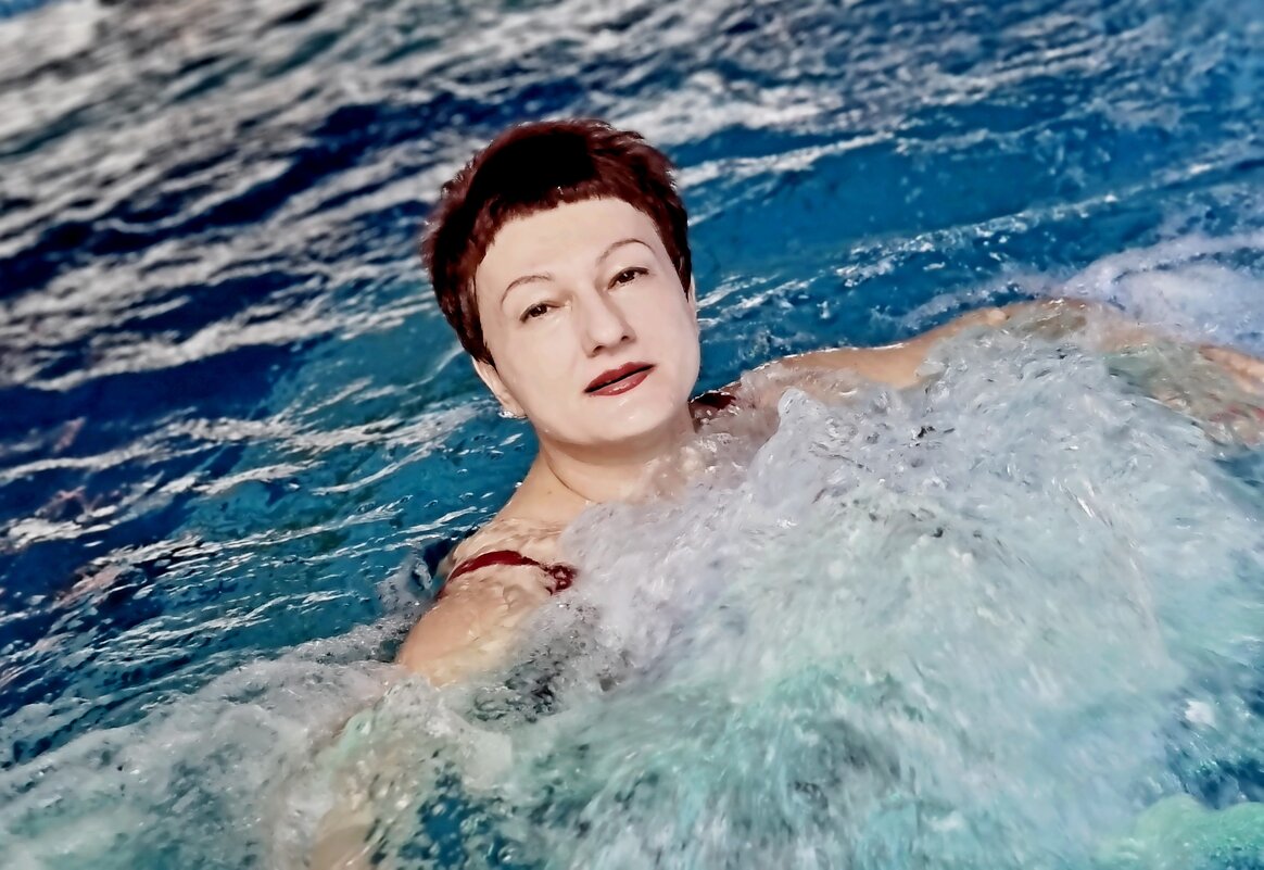 В бассейне - Лана 