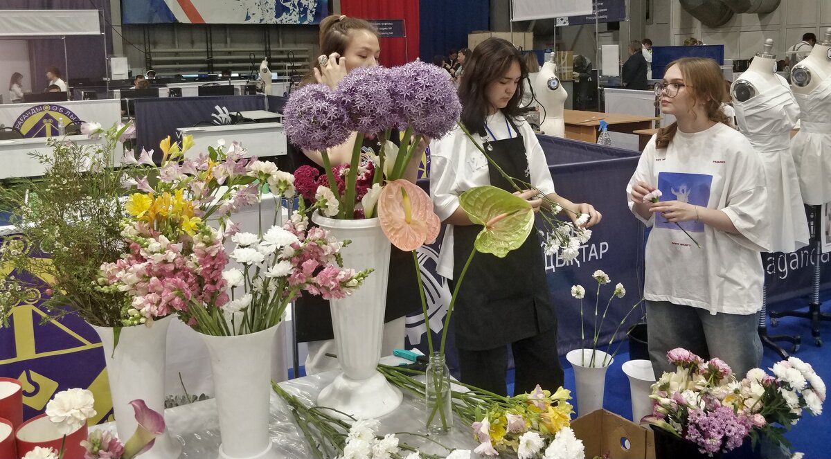 Конкурс молодых дизайнеров - Андрей Хлопонин Конкурс молодых дизайнеров - Андрей Хлопонин