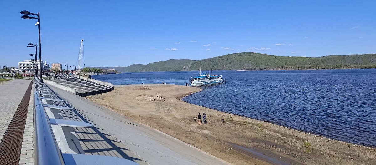 На набережной у Амура. - Виктор Иванович Чернюк На набережной у Амура. - Виктор Иванович Чернюк