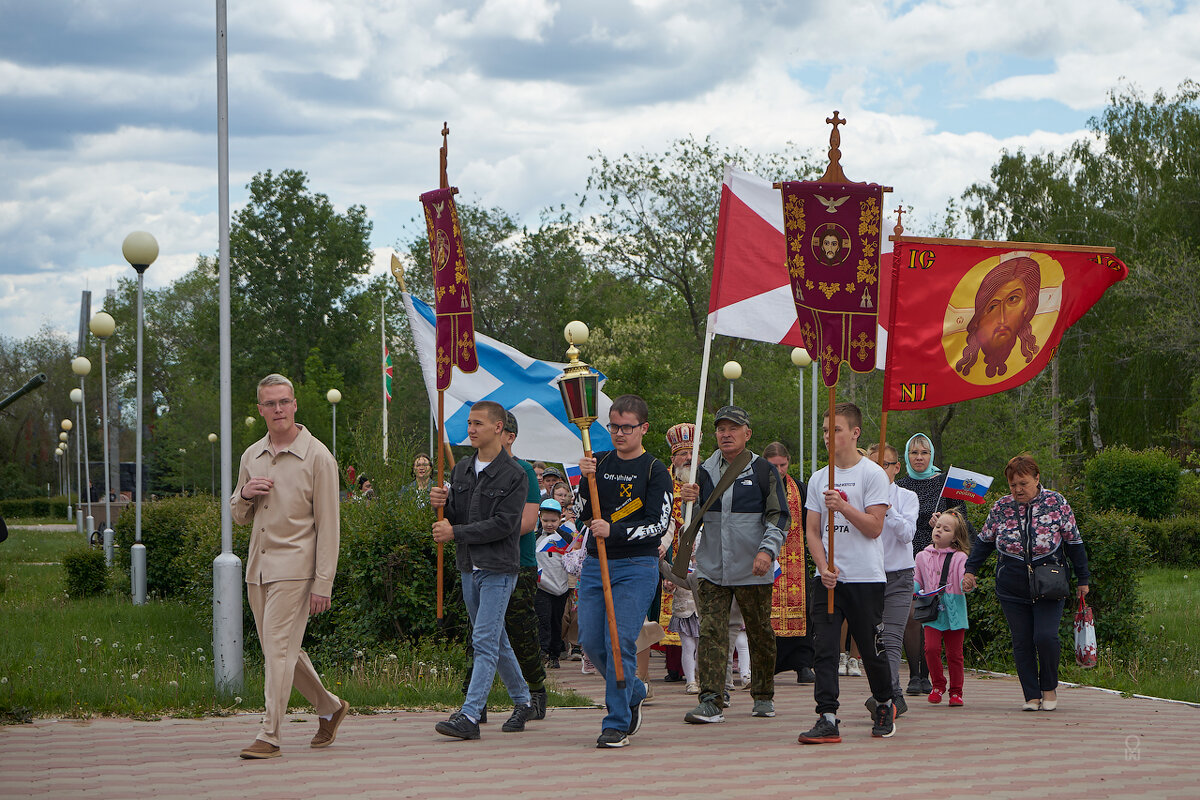 Нефтегорск, крестный ход - Олег Манаенков Нефтегорск, крестный ход - Олег Манаенков