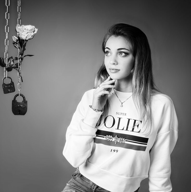 Роза в цепях - Джованни Луче Роза в цепях - Джованни Луче