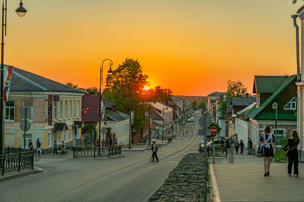 Вечер уходящего детства.... - Александр Филатов Вечер уходящего детства.... - Александр Филатов