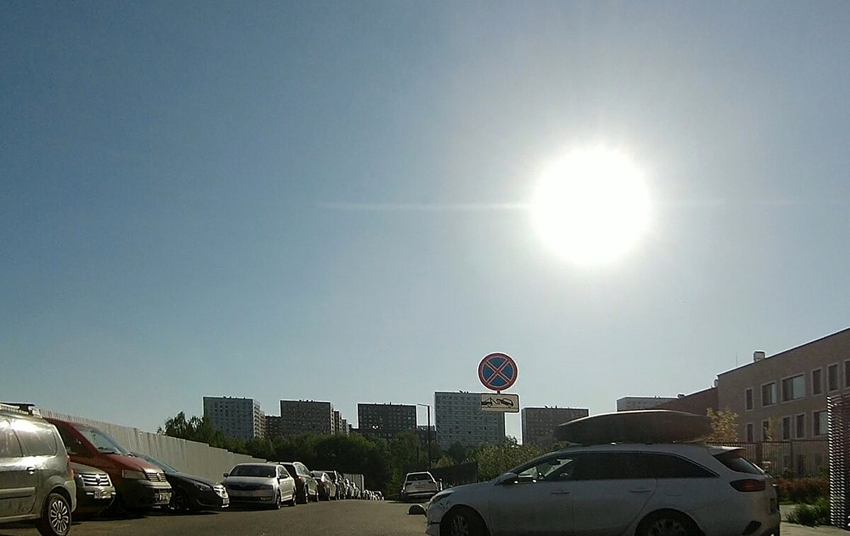 Жаркое солнце мая - Валерий Иванович