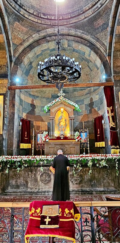 Хор Вира́п (арм. Խոր Վիրապ — глубокая темница) - Михаил Свиденцов