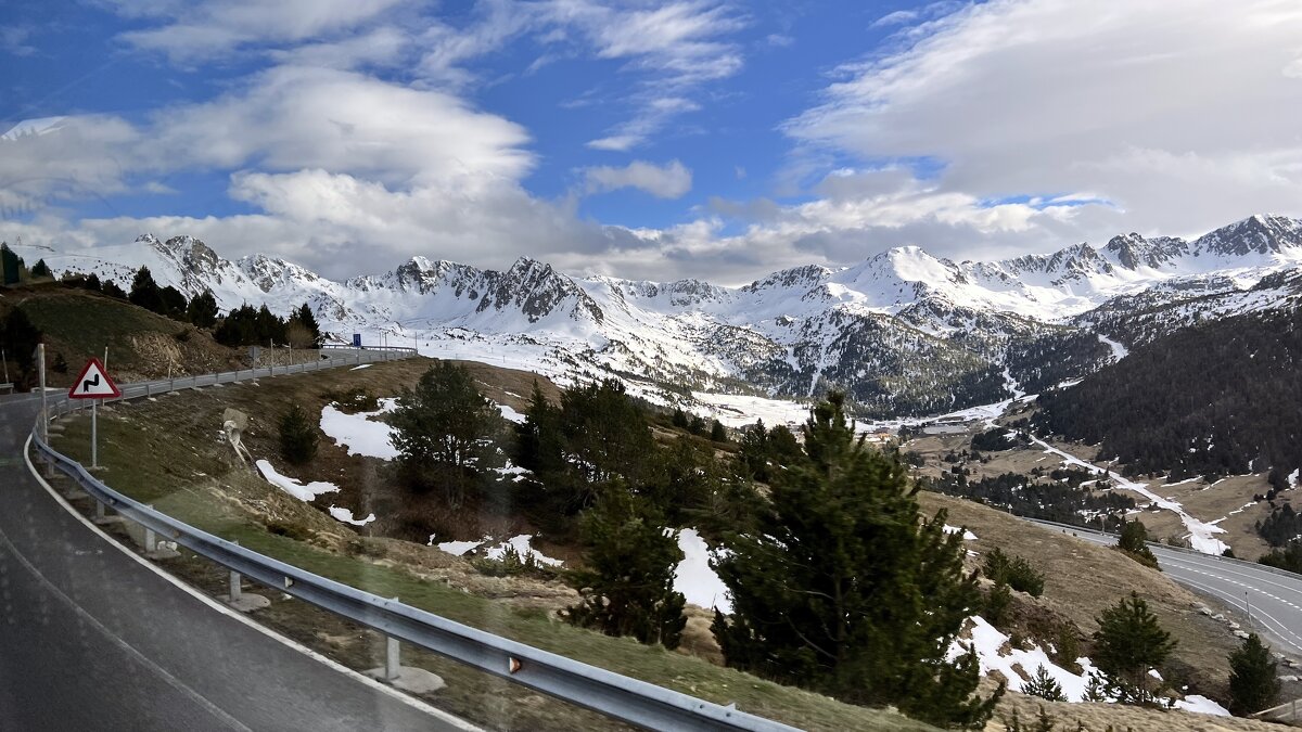 Andorra La Vella: Rundreise in Spanien,"The Natural World" (Мир Природы) - "The Natural World" Александер