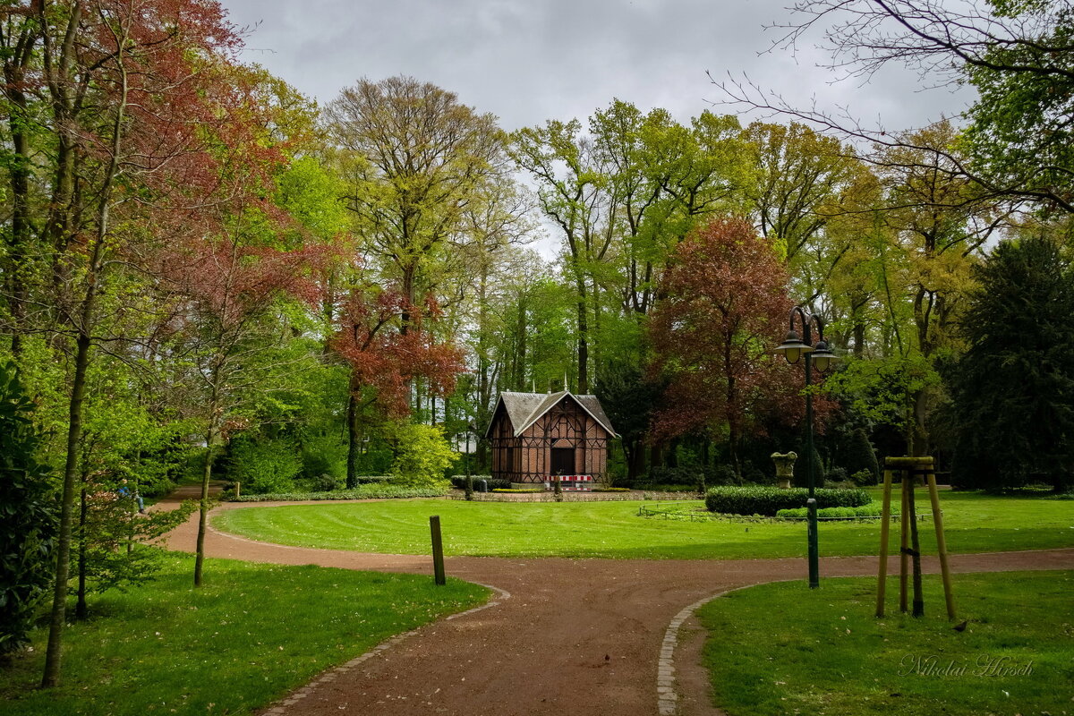 Домик в парке... - Николай Гирш