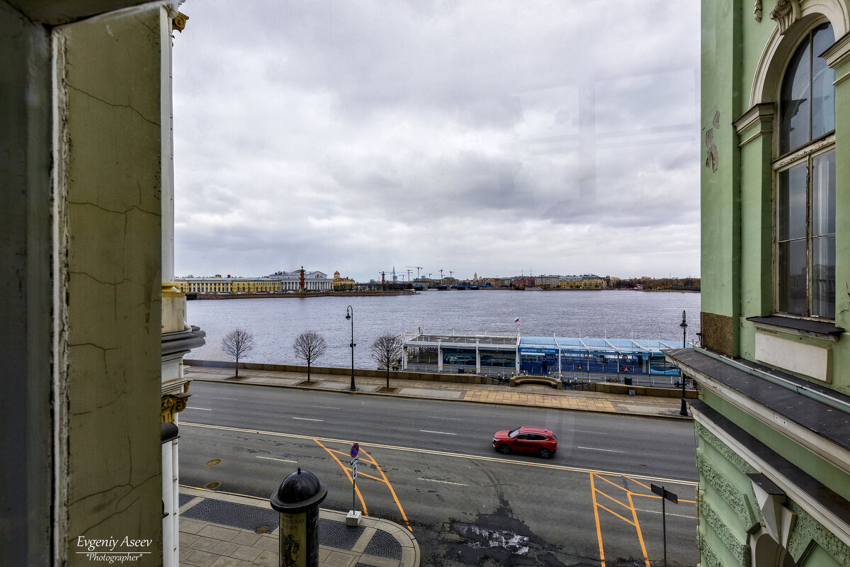 Мне нравится смотреть на город из моего окна ) - Евгений 