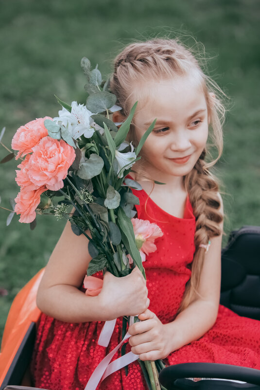 Девочка с букетом - Аксана Shpakava