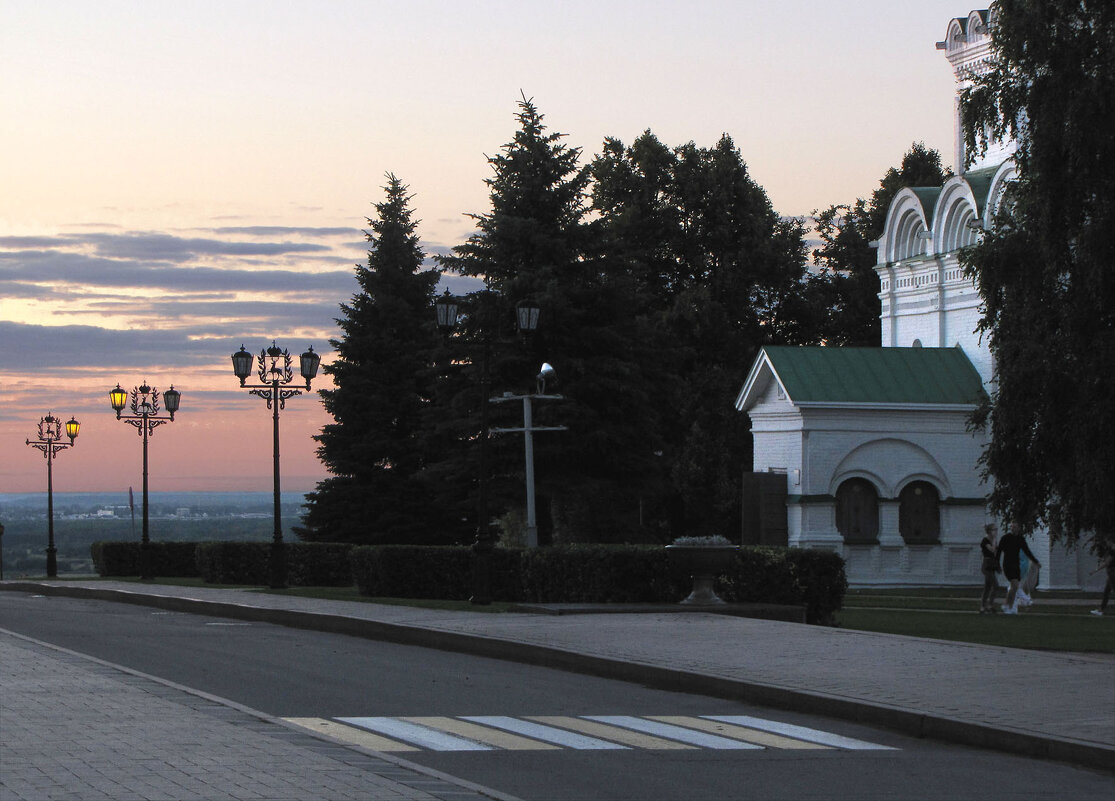 Вид от Михайло-Архангельского собора в сторону Волги - Александр Ильчевский Вид от Михайло-Архангельского собора в сторону Волги - Александр Ильчевский