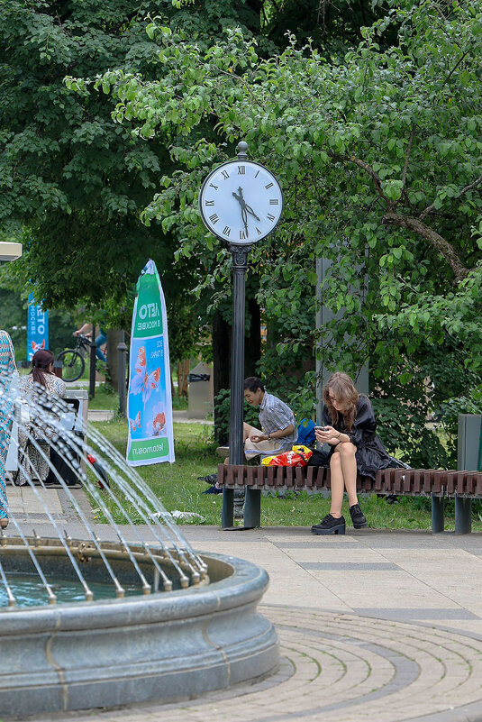 У фонтана под часами. - vladimir Б