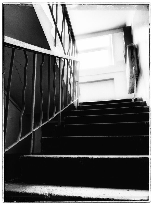 Атмосфера в подъездах Железногорска. - Вадим Басов