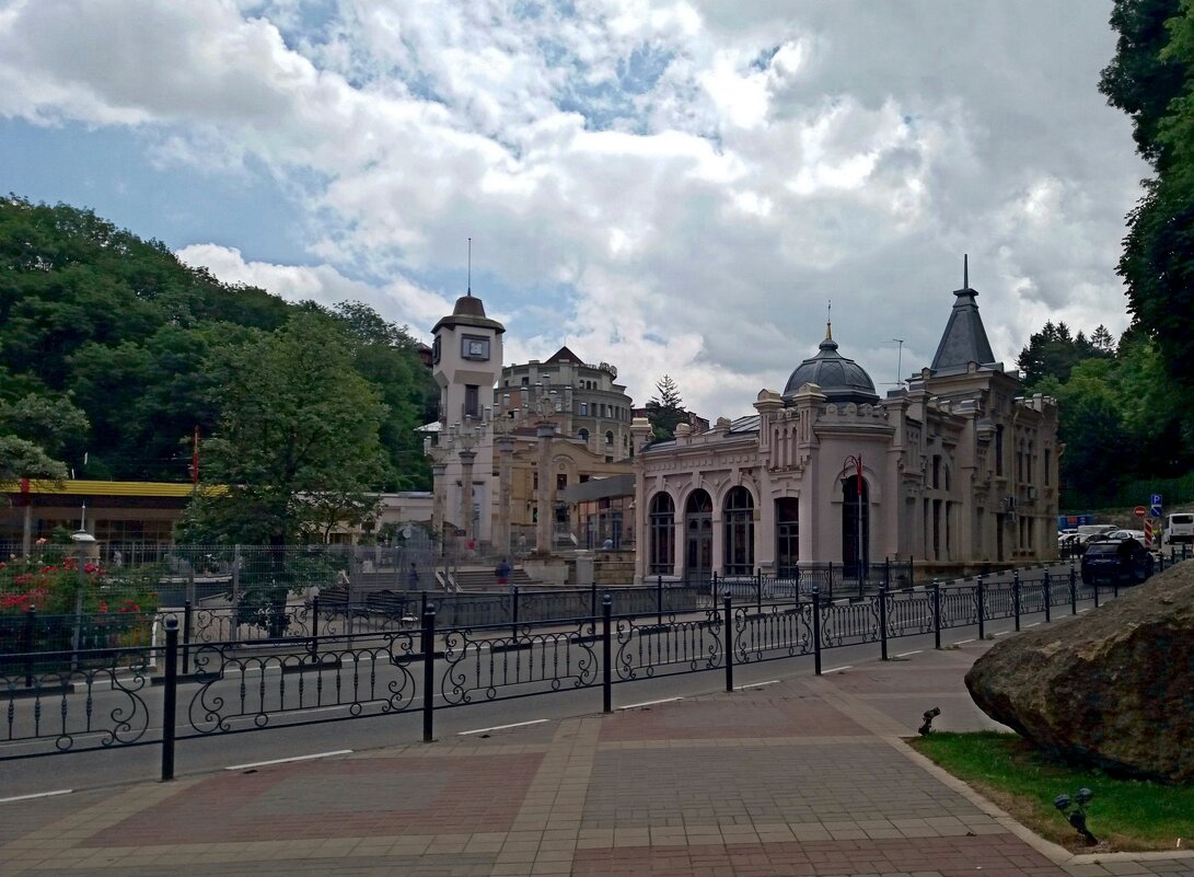 Кисловодск.Вокзальный комплекс - Galina Solovova