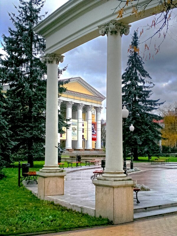 Взгляд на Драмтеатр - Сергей Карачин