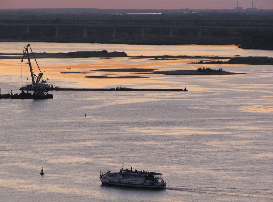 Река Волга вечером - Александр Ильчевский 