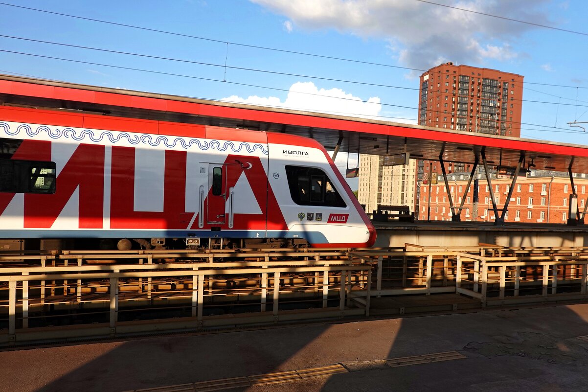 Московский летний вечер на МЦД. - Татьяна Помогалова Московский летний вечер на МЦД. - Татьяна Помогалова