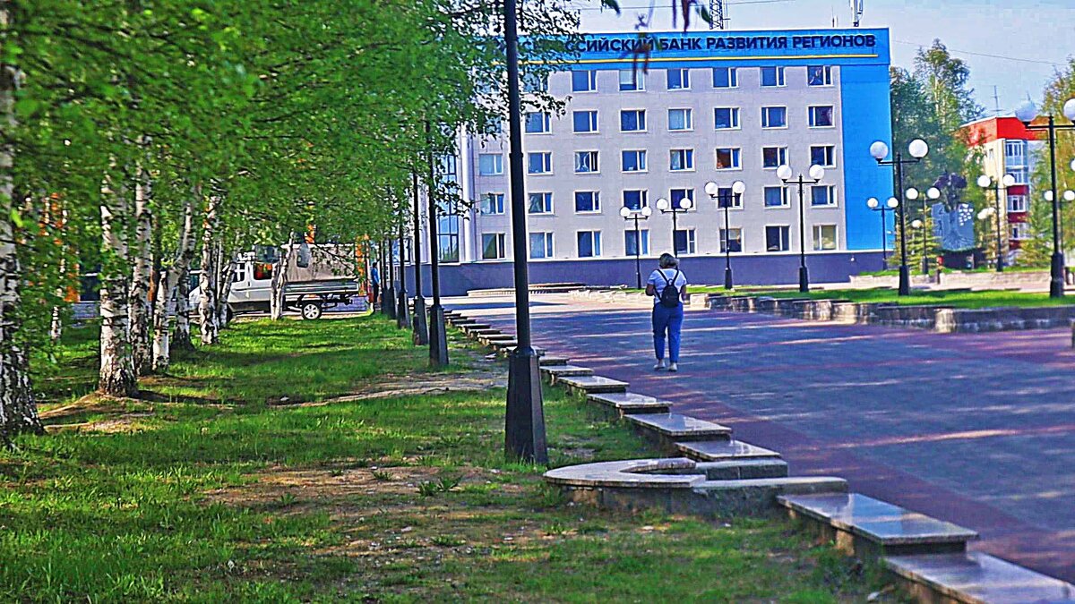 Июнь...Утро на бульваре! - Владимир 