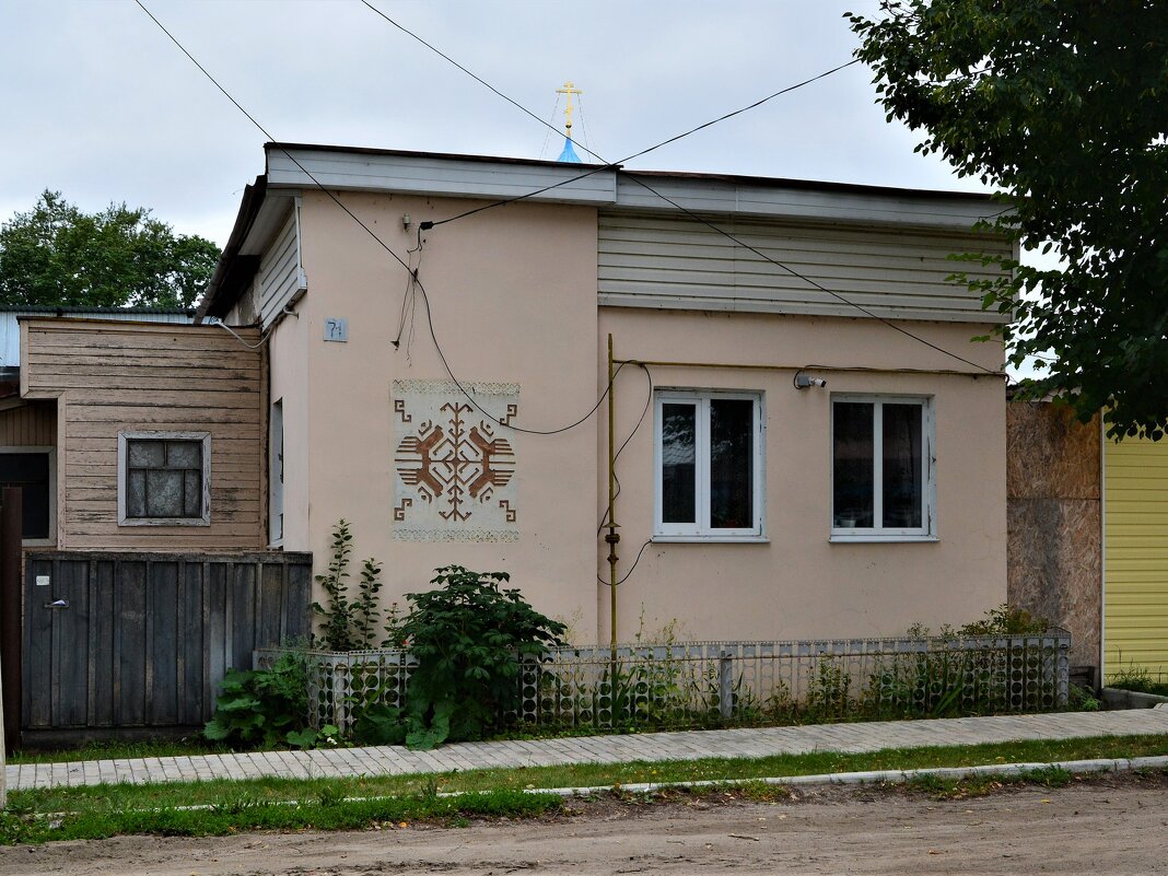 Ядрин. Дом по ул. 50 лет Октября 71. - Пётр Чернега Ядрин. Дом по ул. 50 лет Октября 71. - Пётр Чернега