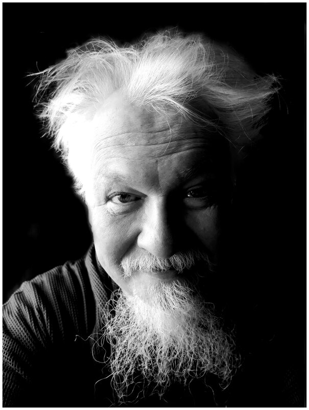 Портрет арлекина в гримерке за немного до... - Михаил Зобов Портрет арлекина в гримерке за немного до... - Михаил Зобов