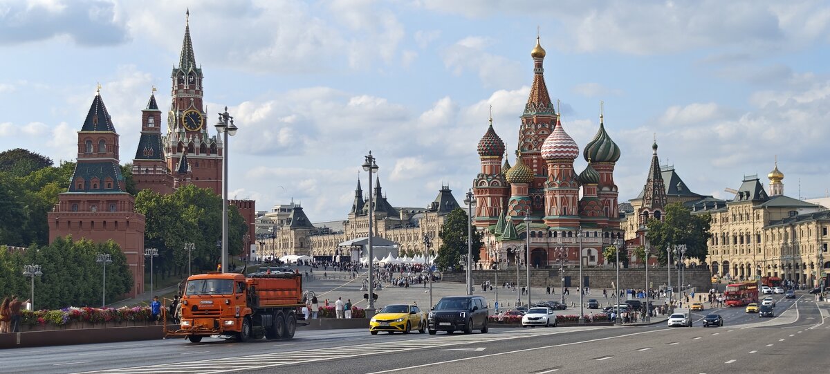 Большой Москворецкий мост - <<< Наташа >>>