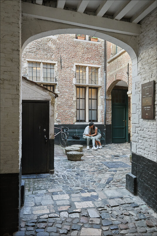 В закоулочках старого Антверпена. - Валерий Готлиб В закоулочках старого Антверпена. - Валерий Готлиб