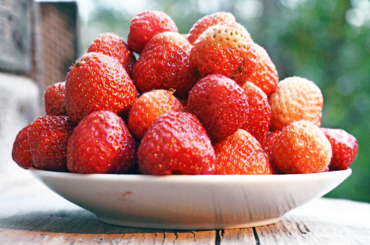 Приметы лета. Клубничное настроение - Сергей М Приметы лета. Клубничное настроение - Сергей М