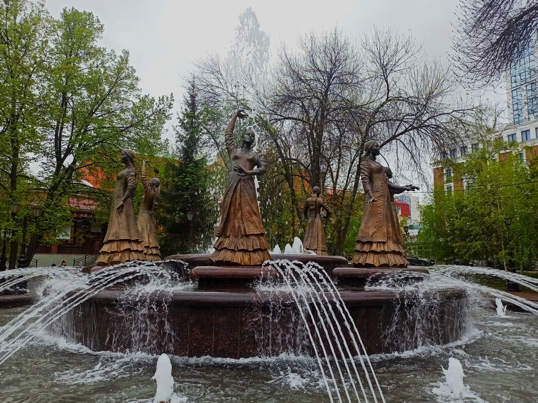Кстати, о фонтанах. Фонтан "Семь девушек", Уфа - svk * Кстати, о фонтанах. Фонтан "Семь девушек", Уфа - svk *