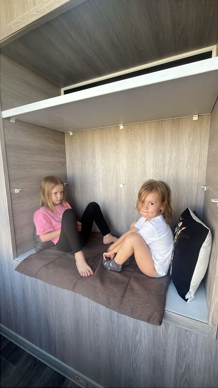 Девчонки - Андрей Хлопонин Девчонки - Андрей Хлопонин