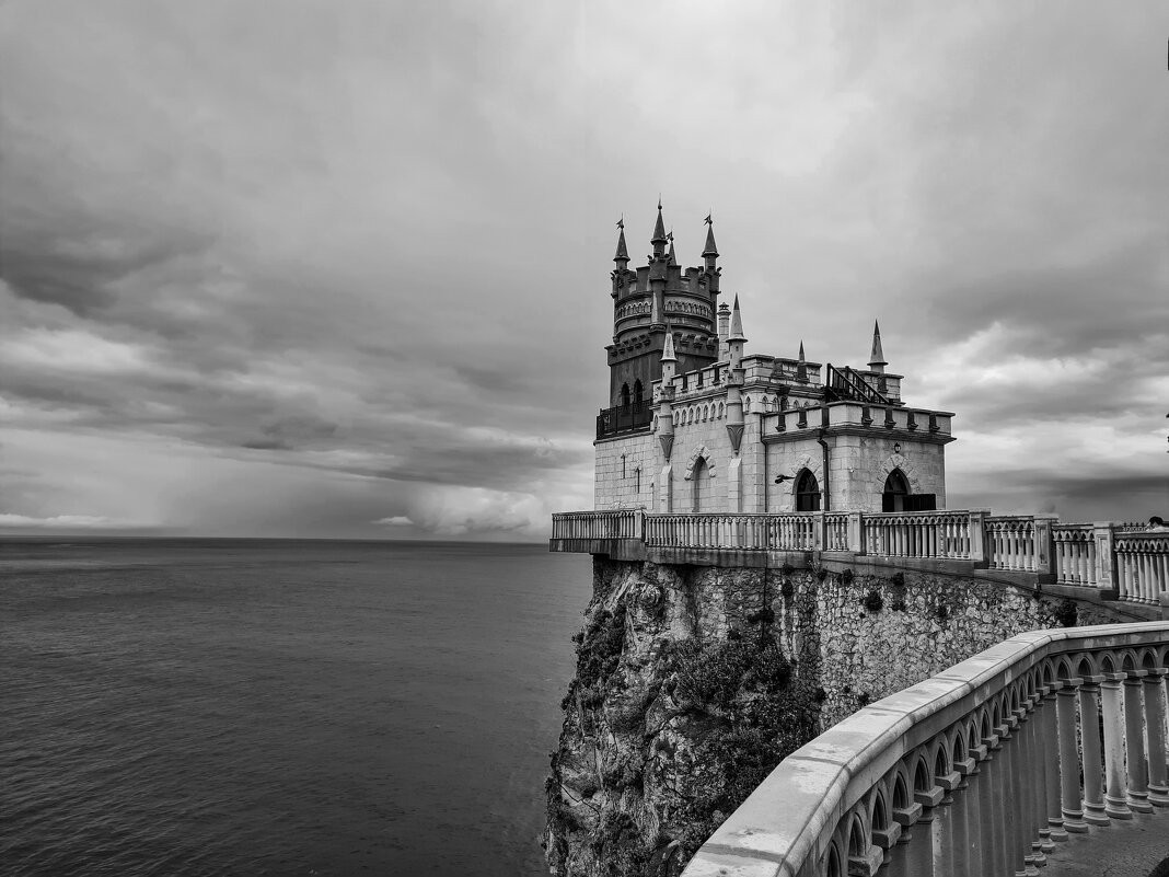 Ласточкино гнездо - Валерий Ткаченко