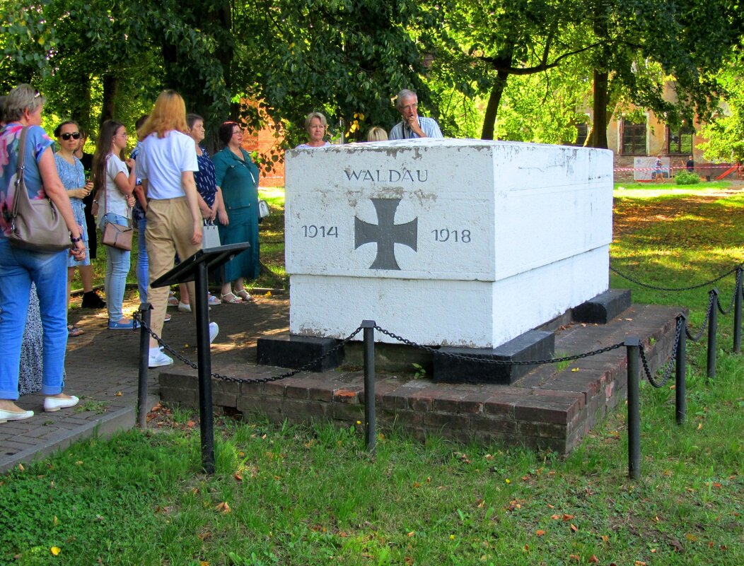 Памятник павшим в Первой мировой войне - Сергей Карачин Памятник павшим в Первой мировой войне - Сергей Карачин