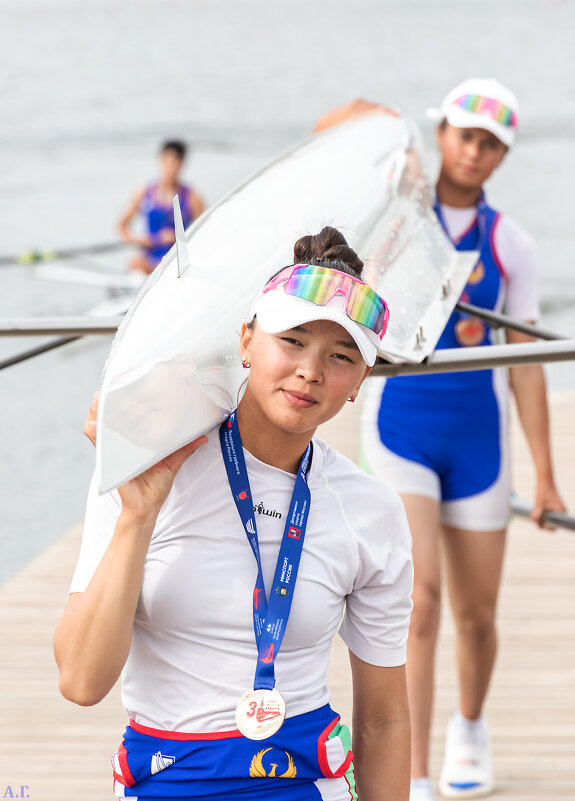 С медалью - Александр 