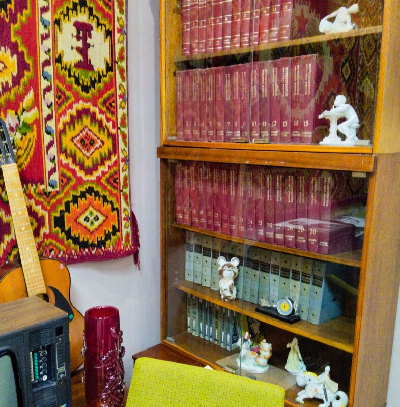 На выставке "Эпоха великих свершений. 100 лет СССР". - Галина Бобкина