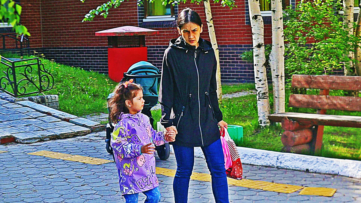 Июнь....У детской поликлиники!. - Владимир 