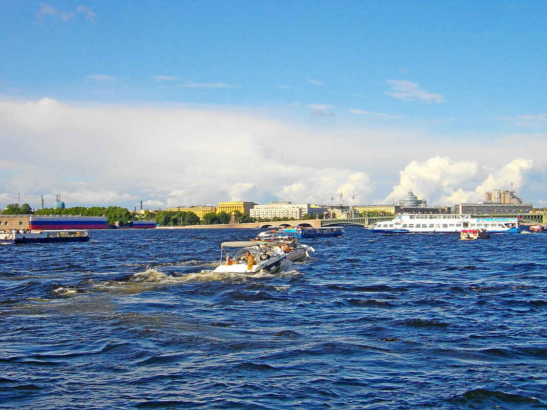 Катер мчится по Неве. - Лия ☼