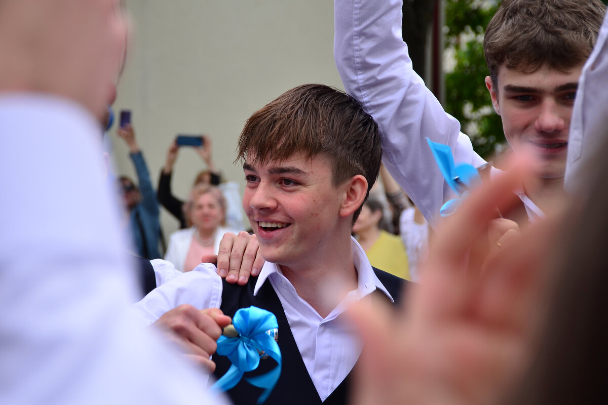 На последний звонок ! - александр донченко На последний звонок ! - александр донченко