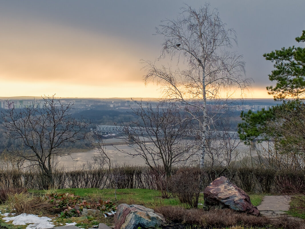 В предзакатный час... - Сергей Шатохин 