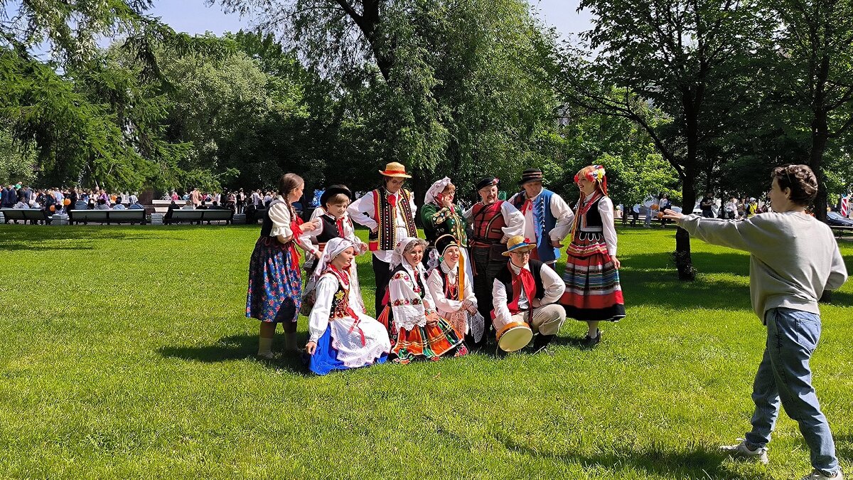 Бал национальностей. - Ольга 