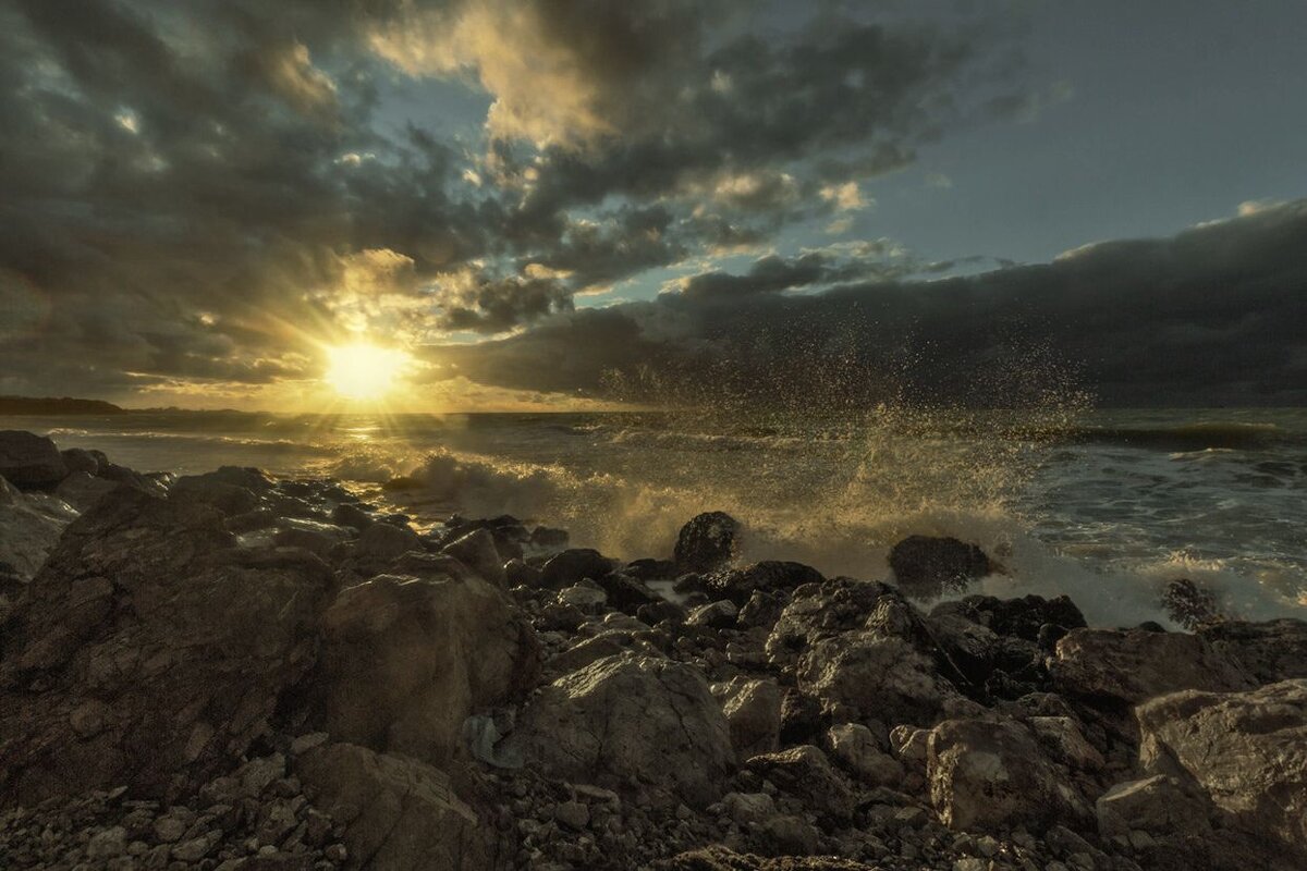 Вечерний прибой - Виктор 