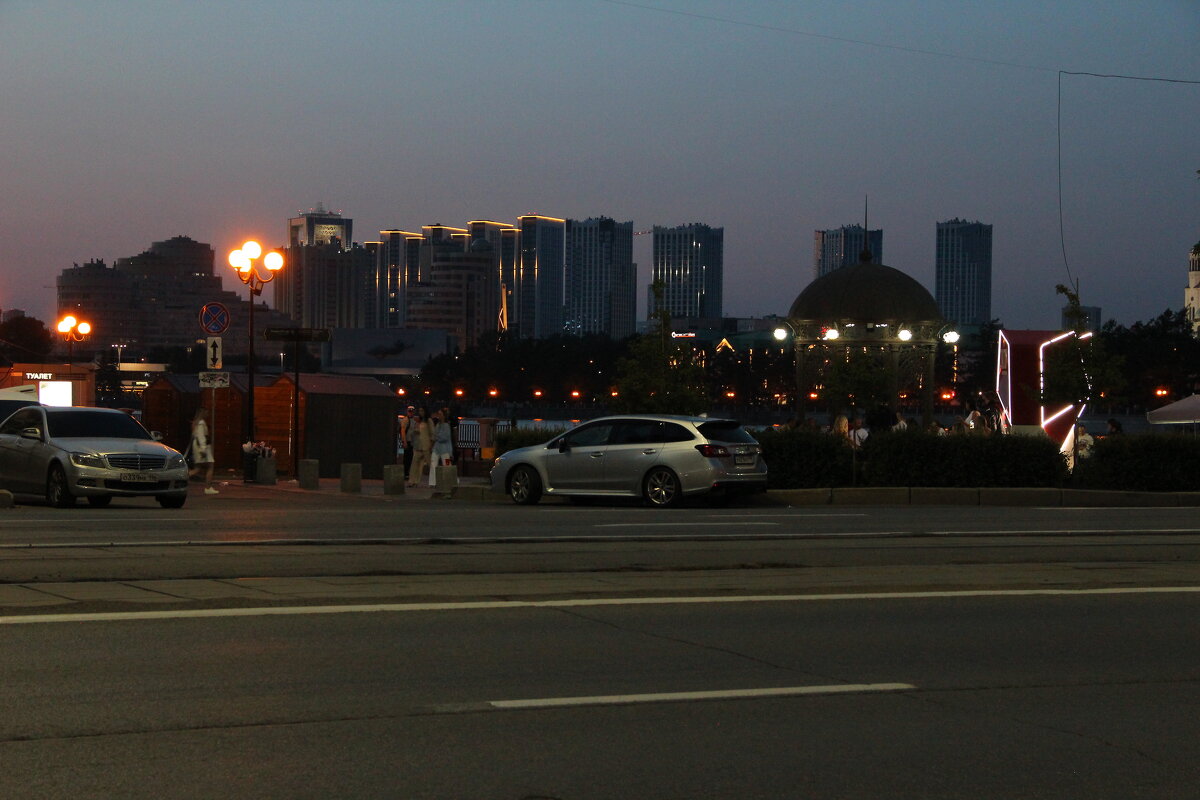 Вечерний Екатеринбург - Tim Andrews Вечерний Екатеринбург - Tim Andrews