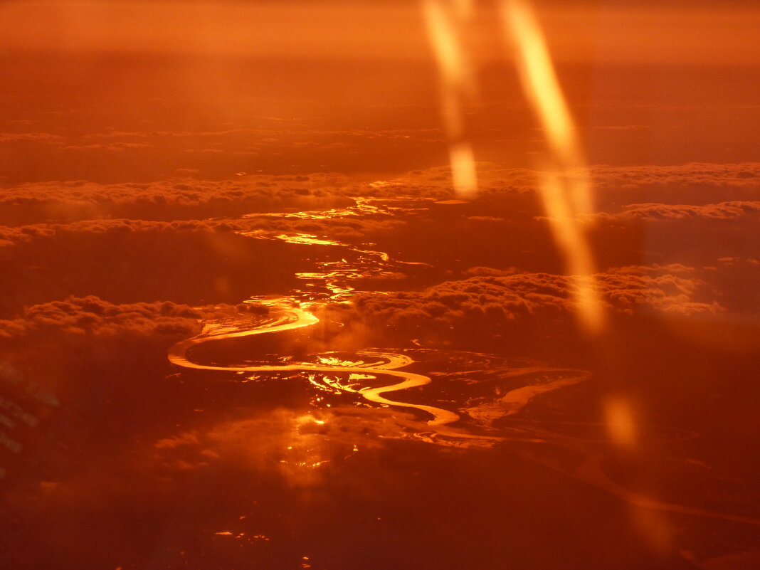 Оранжевый сюжет (Пейзаж с 11 000м) - Alexey YakovLev