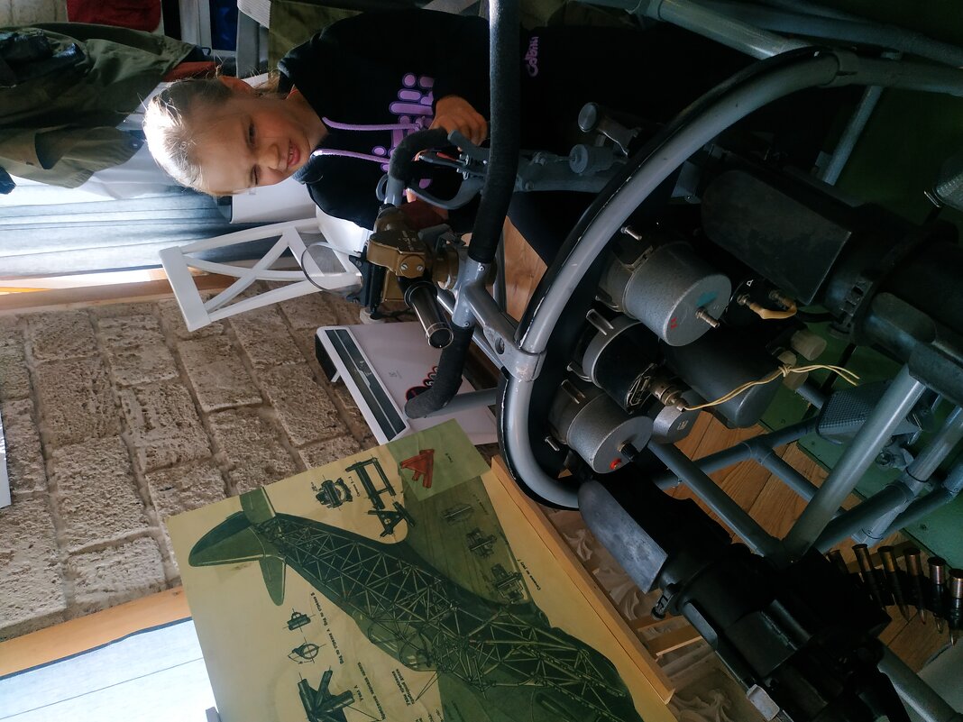 Прищур, какой надо! Эта не промахнется! - Андрей Лукьянов Прищур, какой надо! Эта не промахнется! - Андрей Лукьянов