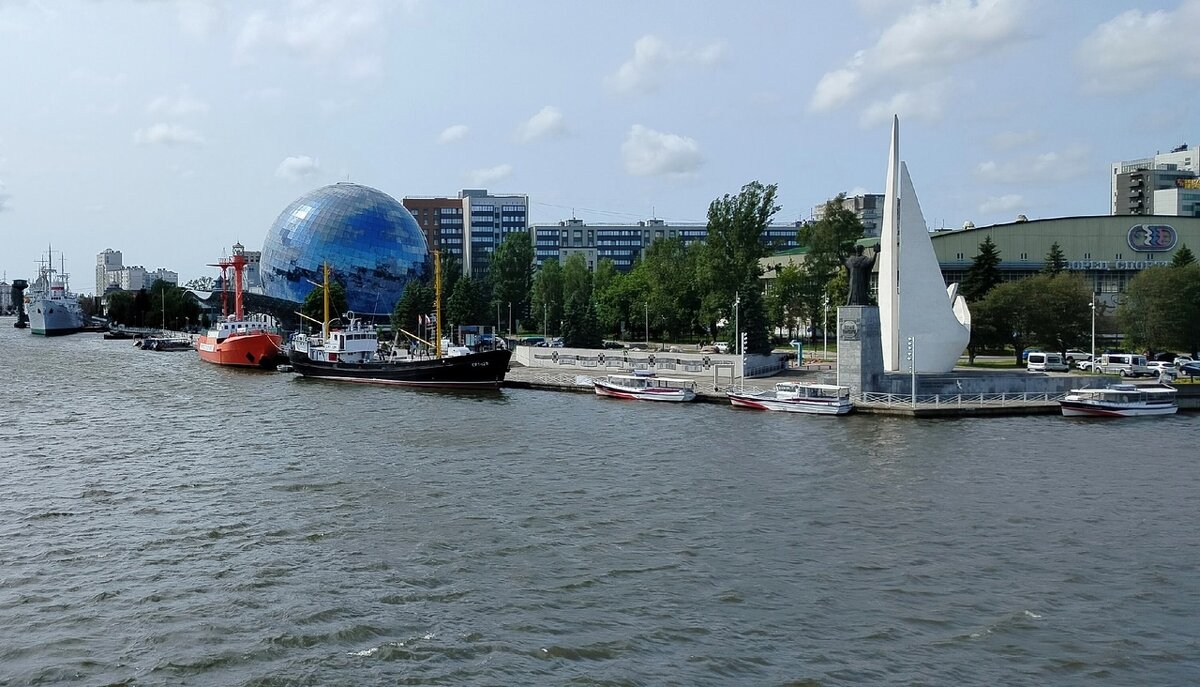 Западный рубеж нашей Родины - Олег Денисов