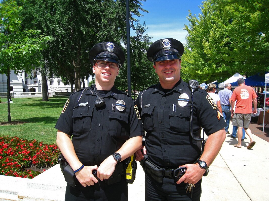 Доблестые и героические американские полицейские. - unix (Илья Утропов)