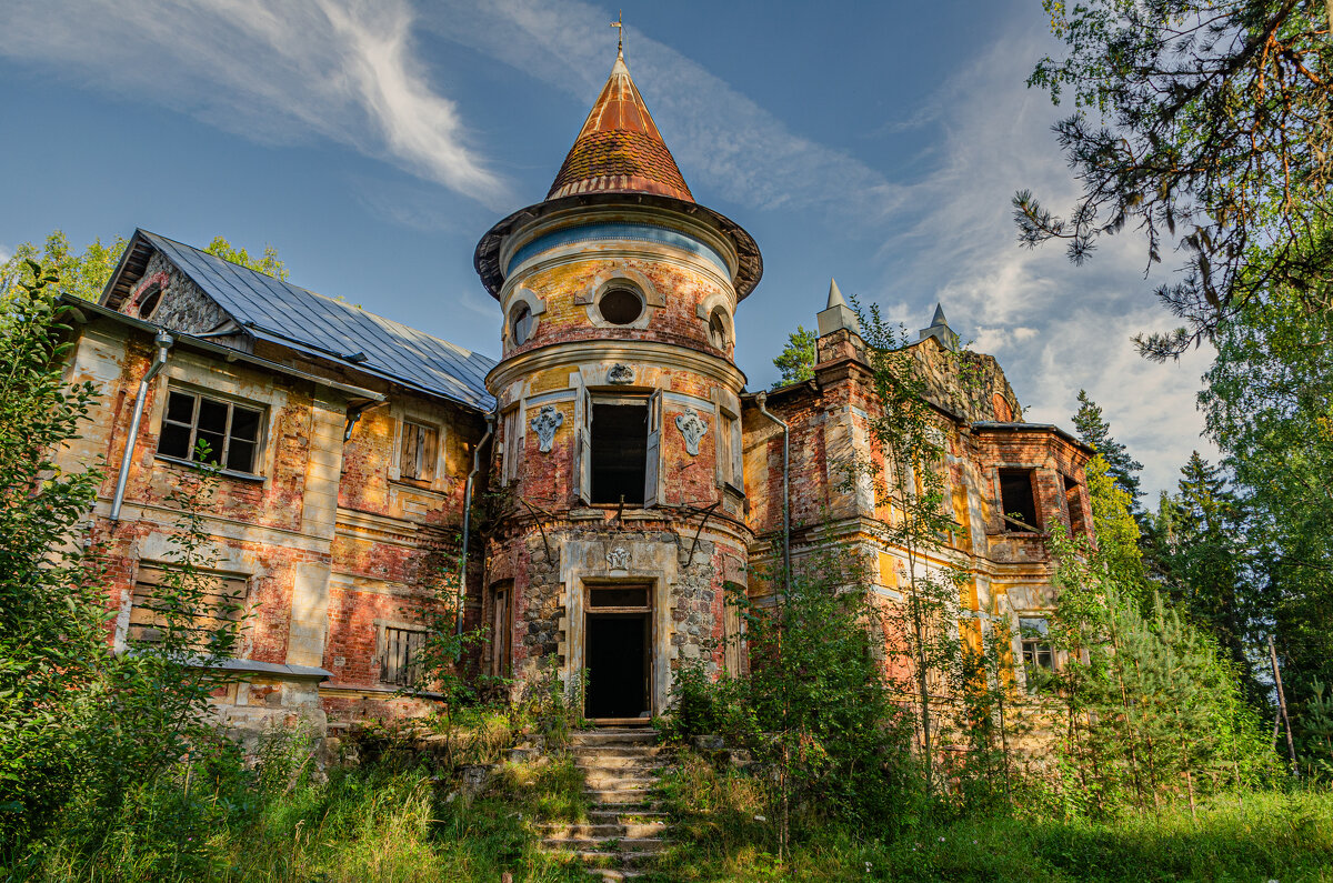 Заброшенная усадьба архитектора Хренова в лесу Тверской области - Александр Филатов